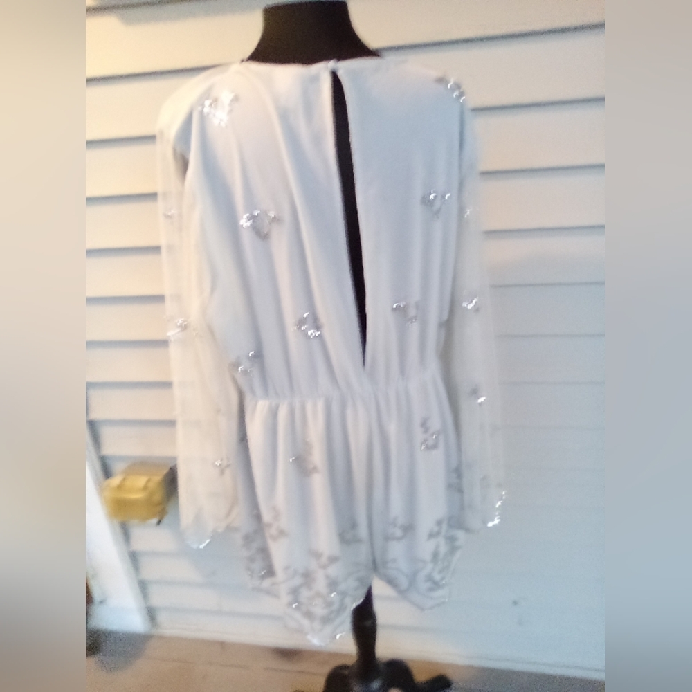 DIVIDED DRESS PRE-OWNED SIZE 20 SPARKLING Elegant White Long Sleeve Dress - Picture 7 of 8
